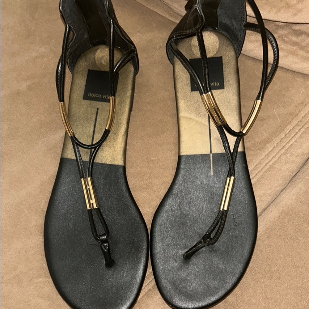 Dolce Vita Black Sandals with T-Strap Design